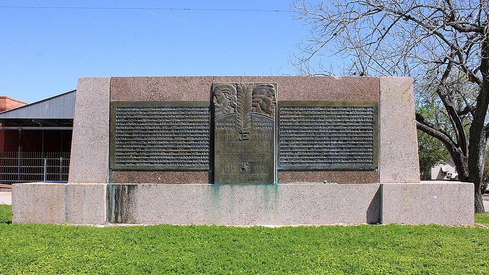 Photograph of Victoria County Monument