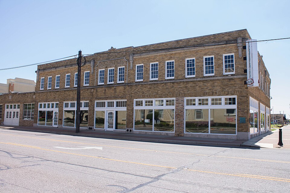 Photograph of Thannisch-Vandergriff Building