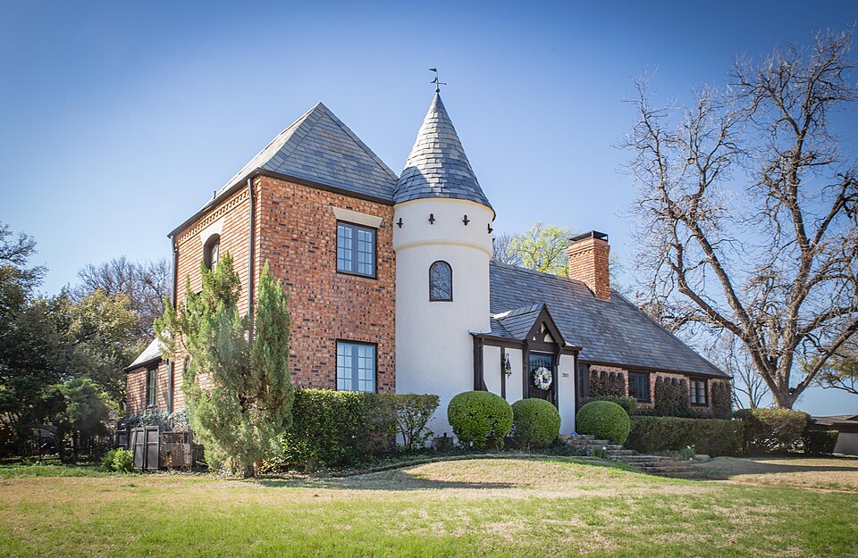 Photograph of Elizabeth and Jack Knight House