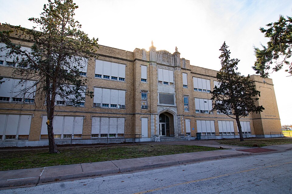 Photograph of Lincoln Middle School