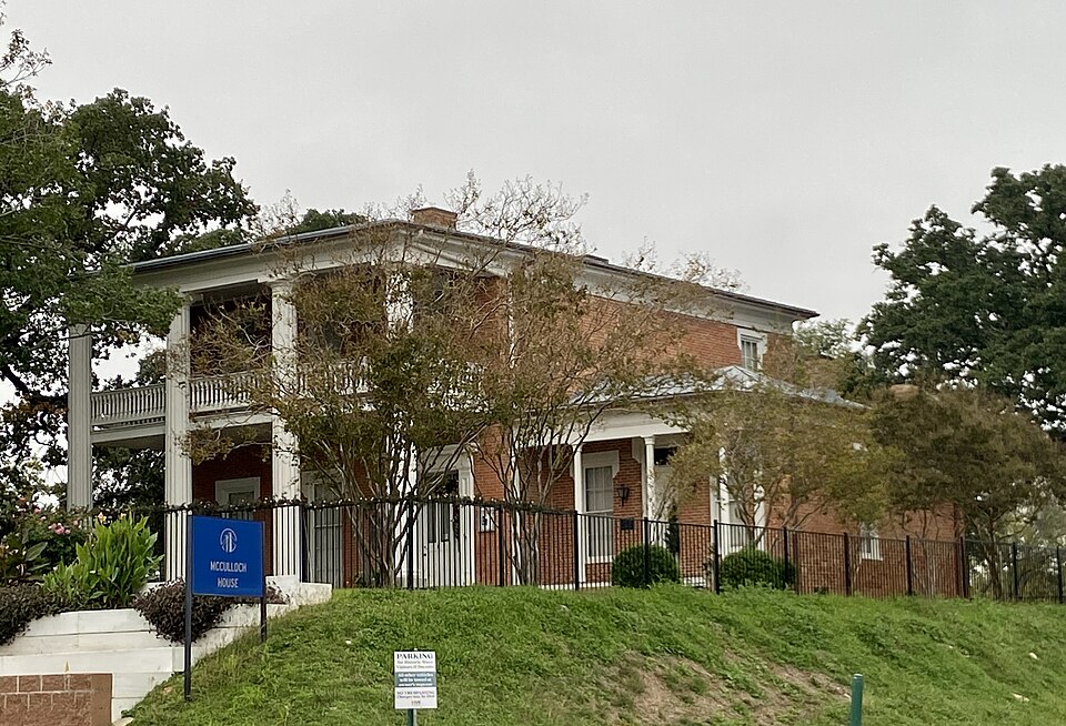 Photograph of McCulloch House