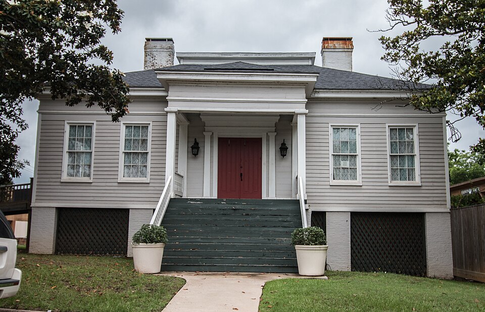 Photograph of Old Pierce House