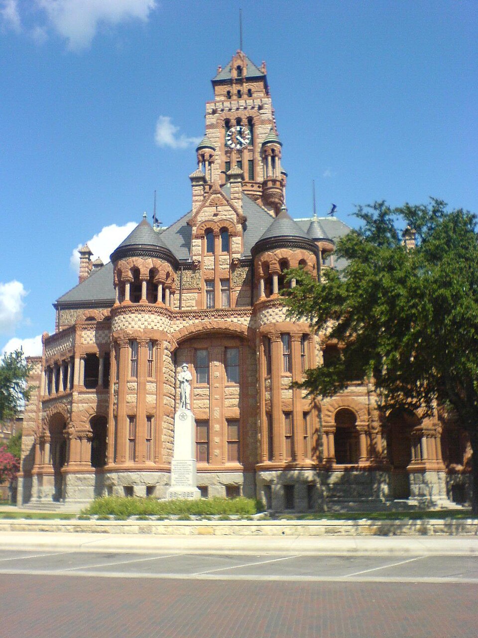 Photograph of Ellis County Courthouse Historic District