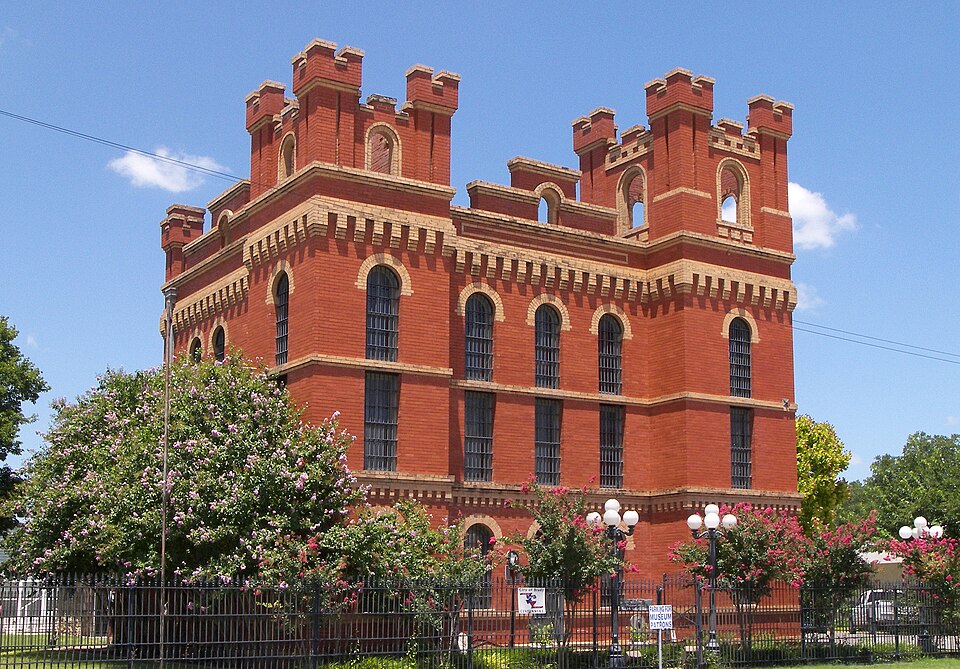 Photograph of Old McCulloch County Jail
