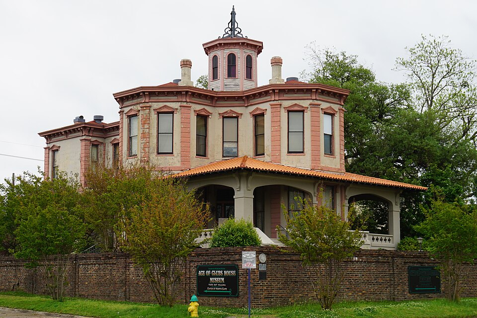 Photograph of Ace of Clubs House