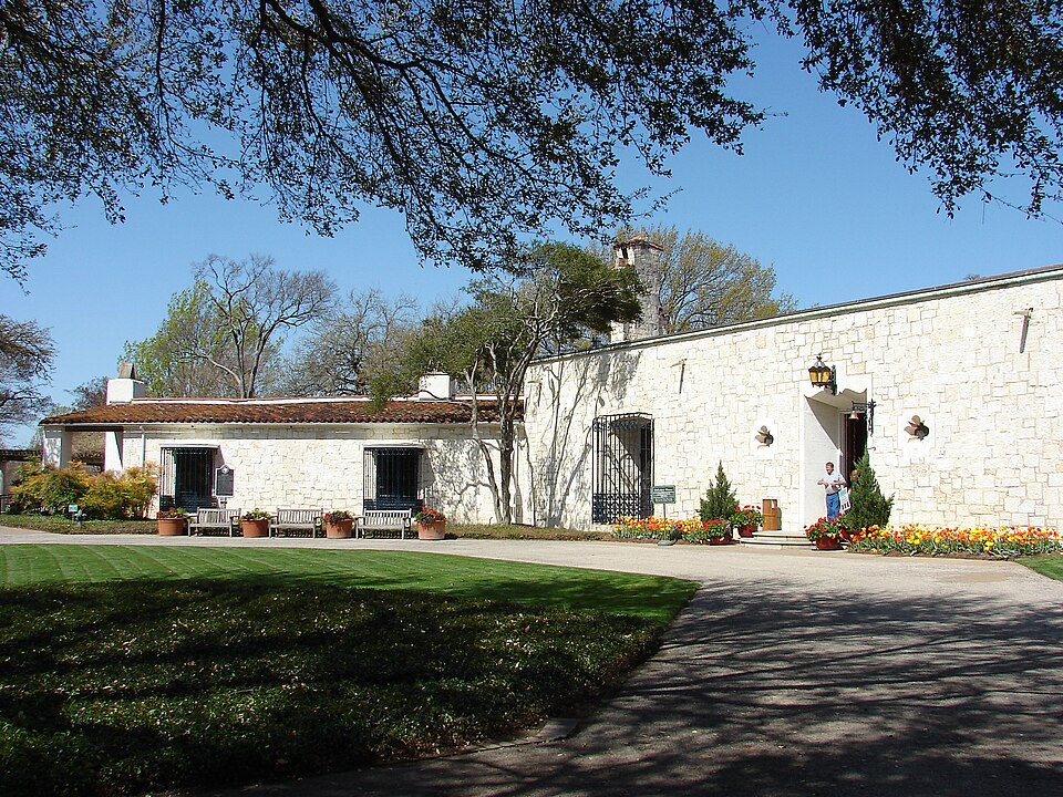 Photograph of DeGolyer House