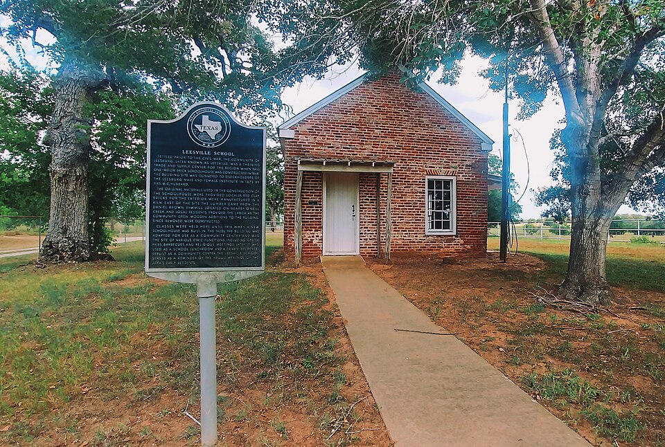 Photograph of Leesville Schoolhouse