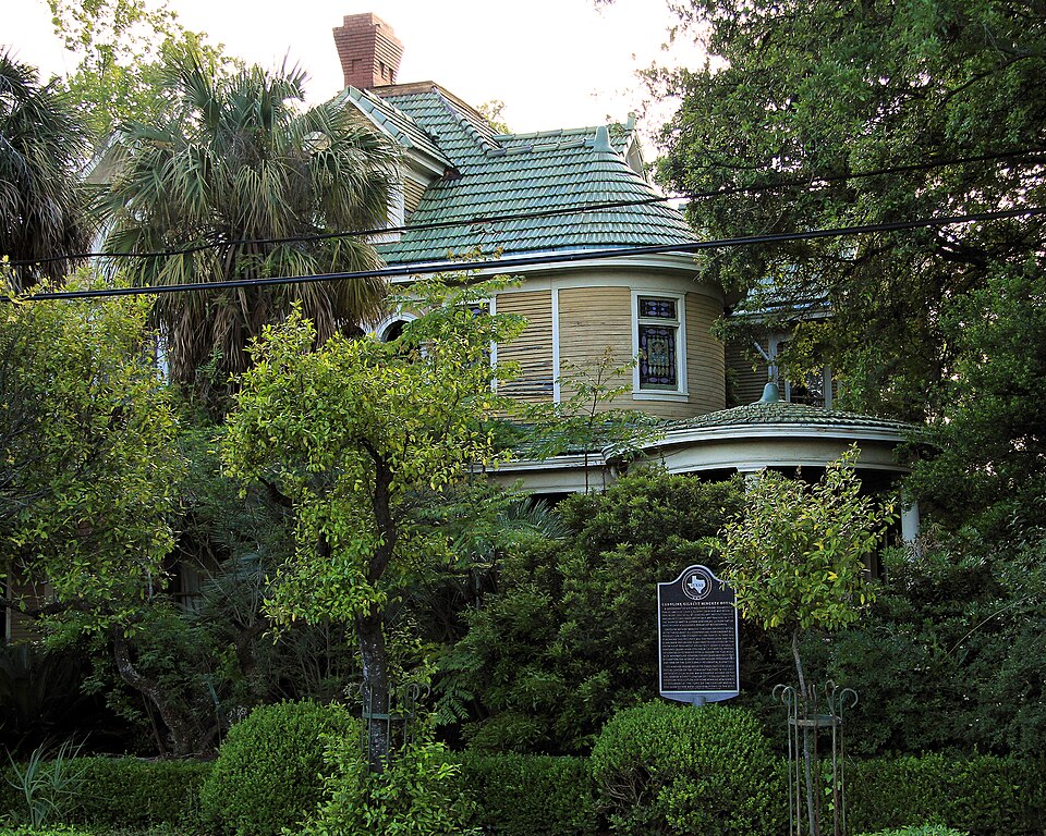 Photograph of Caroline Gilbert and M.L. Hinchee House