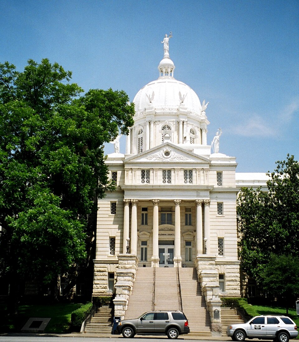 Photograph of McLennan County Courthouse