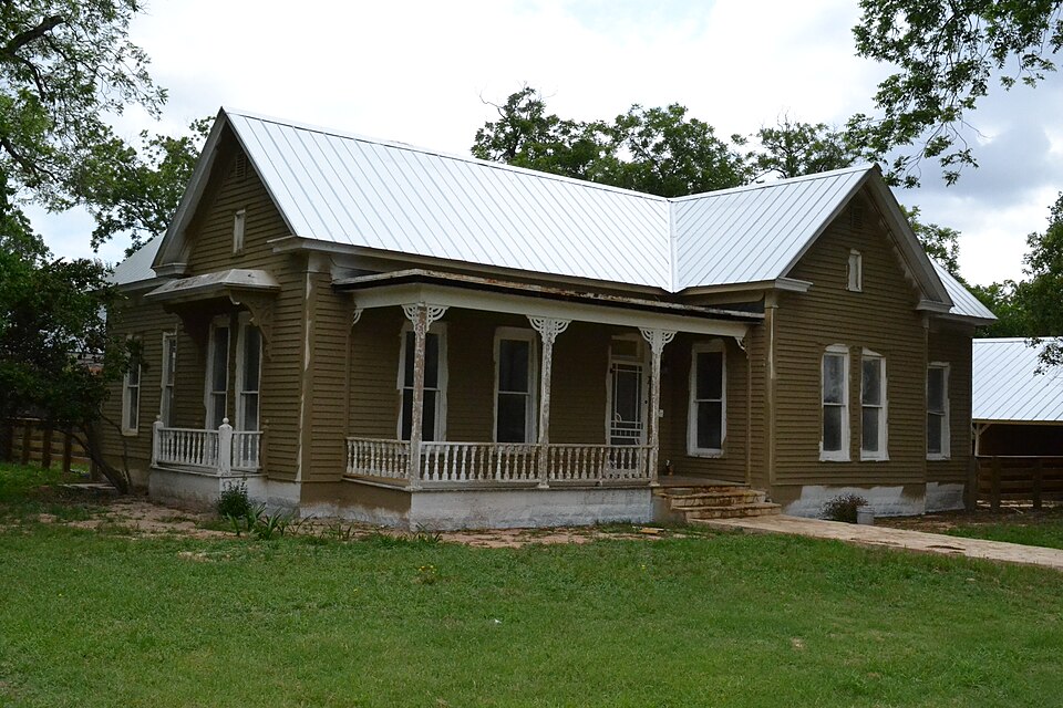 Photograph of House at 1002 Walnut St.
