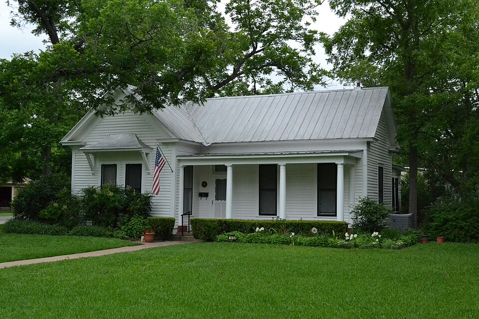 Photograph of House at 1002 Pine St.