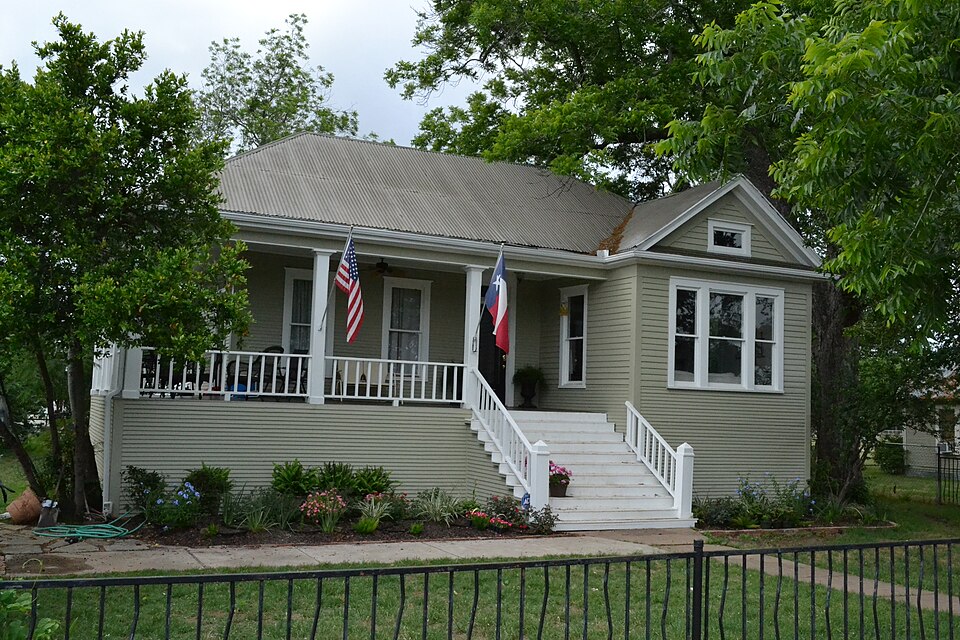 Photograph of Kerr, Beverly and Lula, House