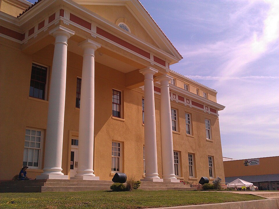 Photograph of Cass County Courthouse