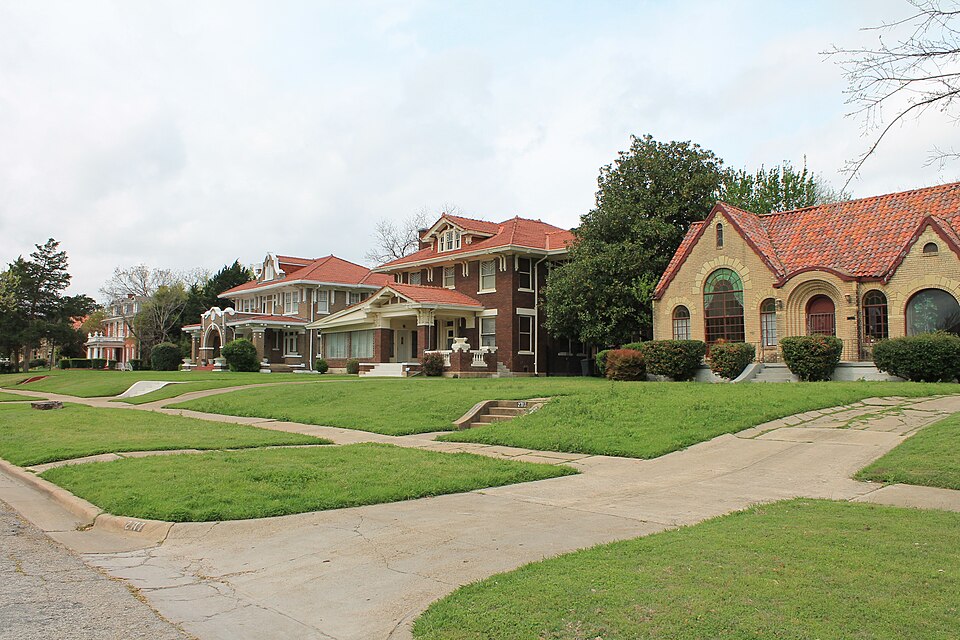 Photograph of South Boulevard-Park Row Historic District