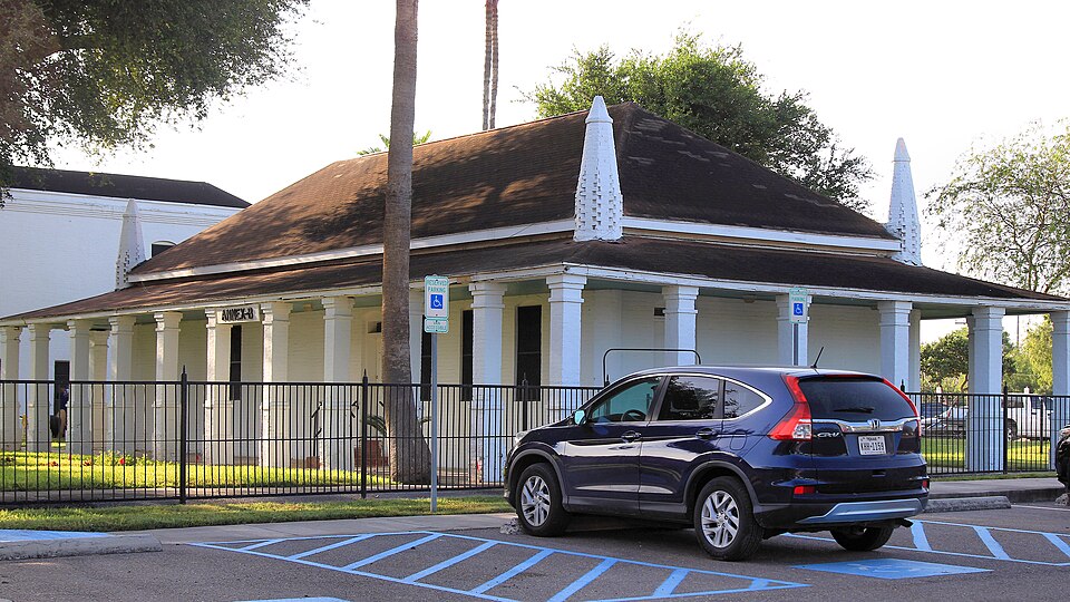Photograph of Old Hidalgo School and Teacherage