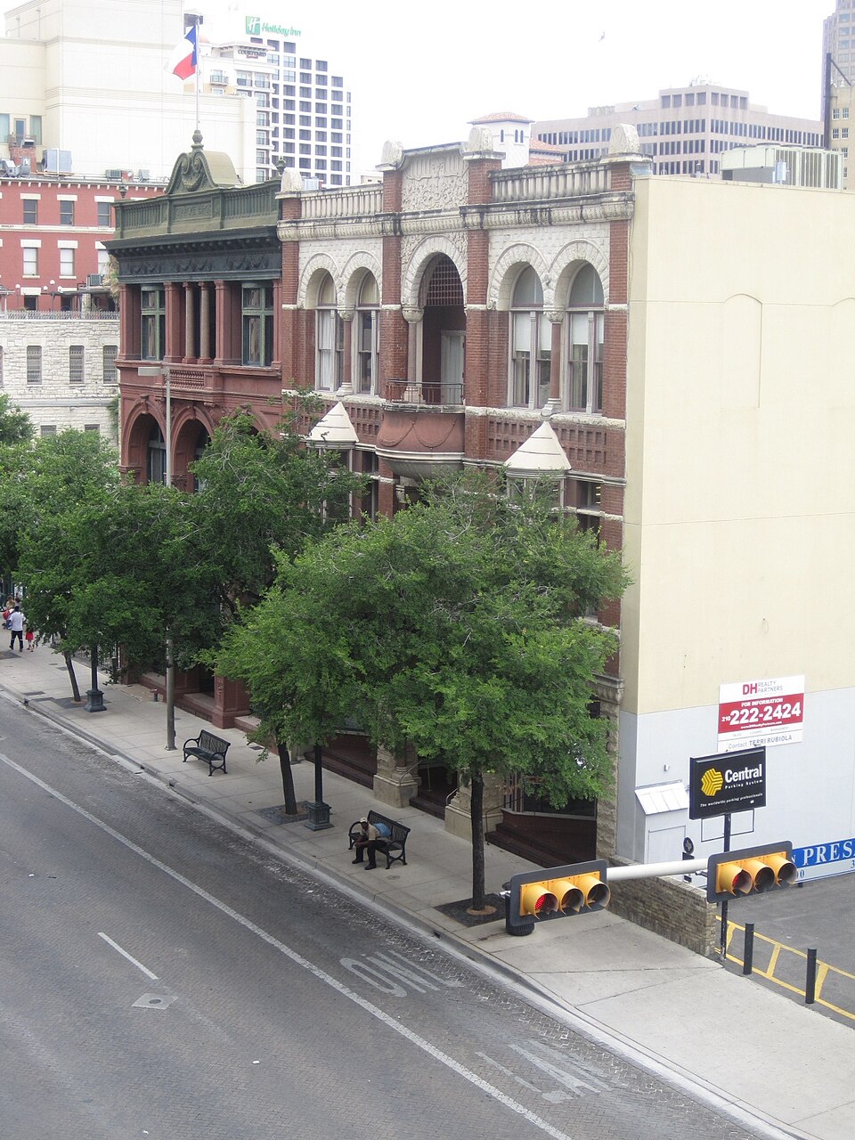 Photograph of Staacke Brothers Building