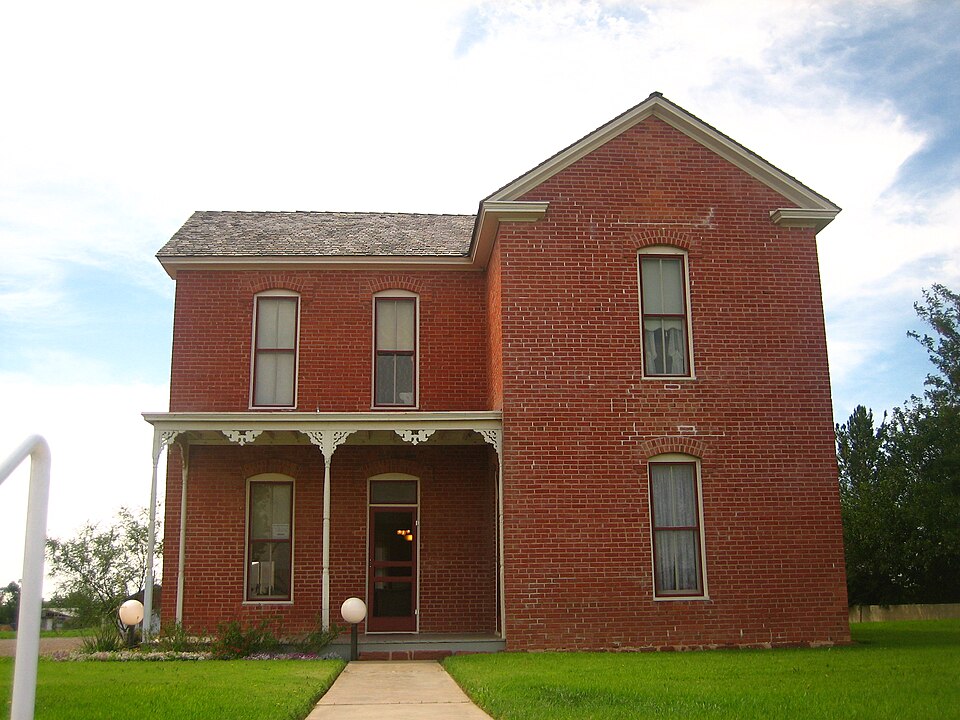 Photograph of White-Pool House
