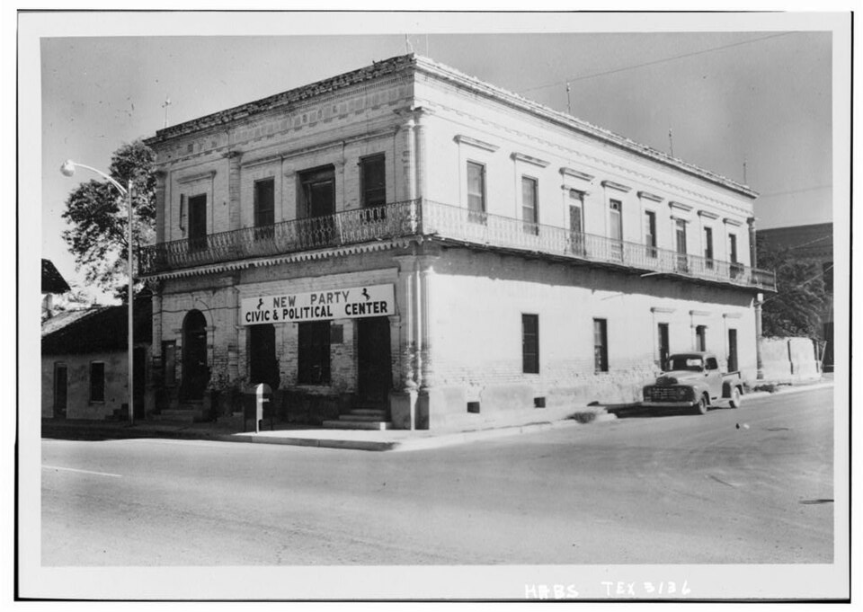 Photograph of de la Pena, Silverio, Drugstore and Post Office