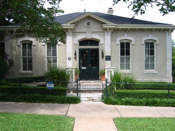 Photograph of Fischer House