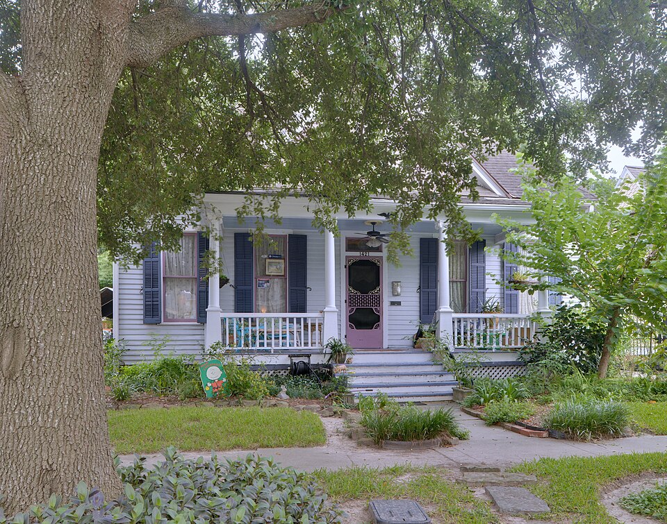 Photograph of House at 1421 Harvard St.