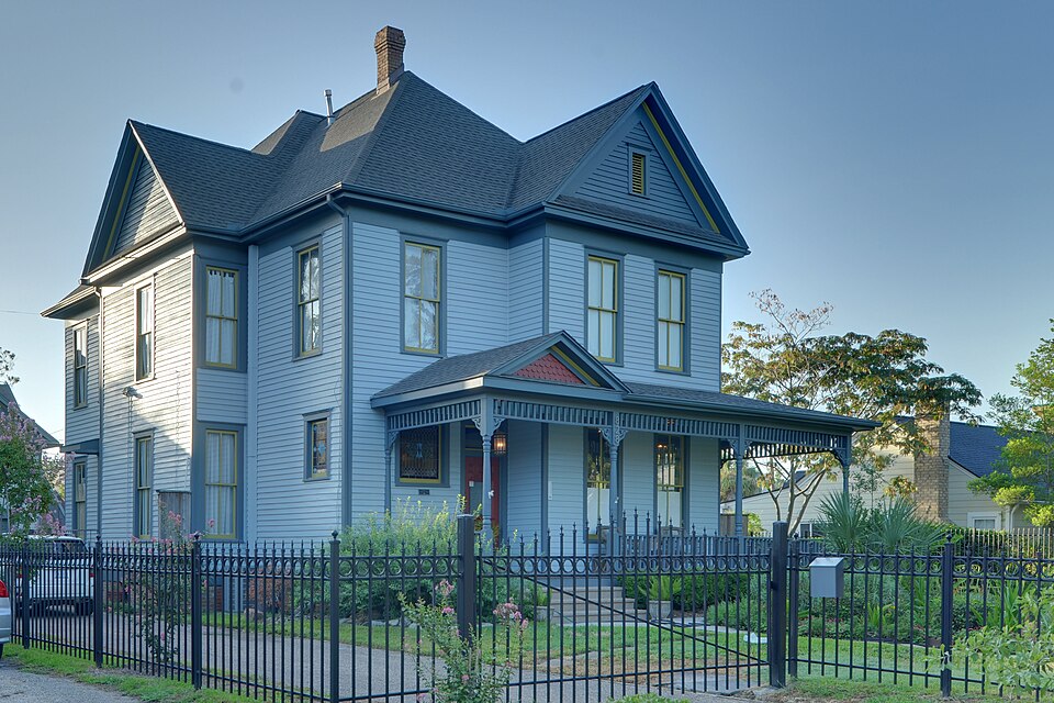 Photograph of House at 828 Heights Boulevard