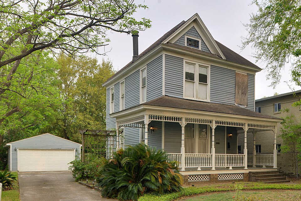 Photograph of House at 1437 Heights Boulevard