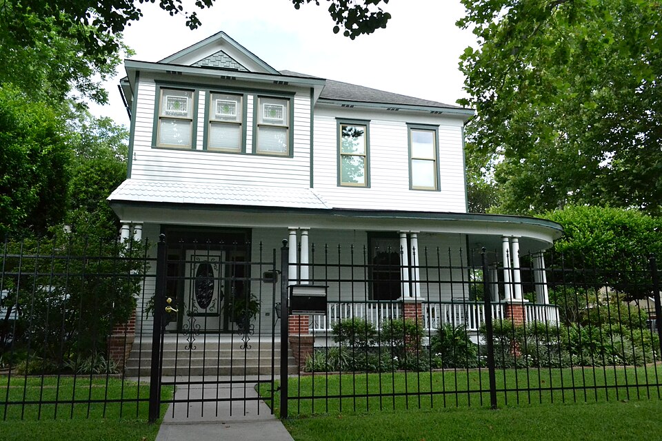 Photograph of House at 2035 Rutland Street