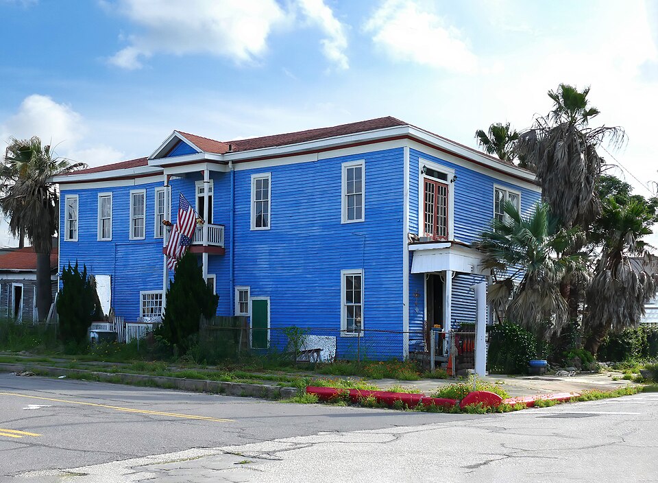 Photograph of House at 2528 Postoffice St.