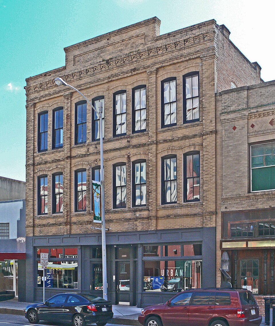 Photograph of Robinson Building