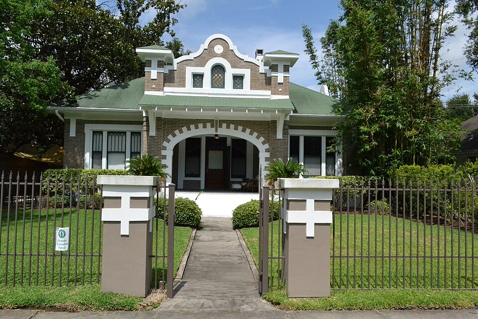Photograph of Schlesser-Burrows House
