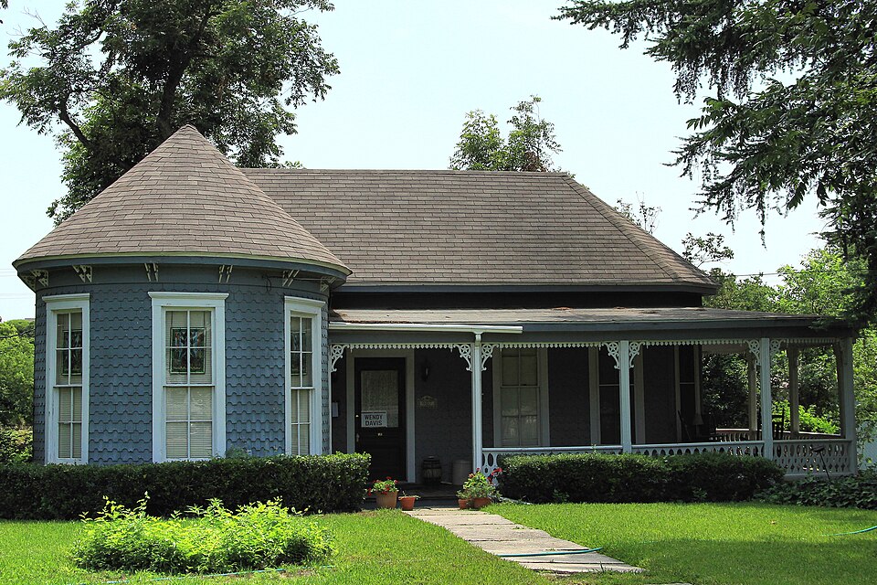 Photograph of House at 907 Pine