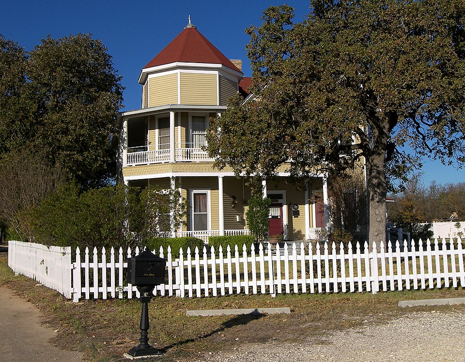 Photograph of Paige-DeCrow-Weir House