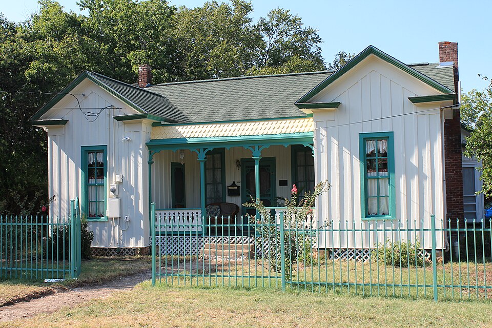 Photograph of Patrick, Woodson and Margaret, House