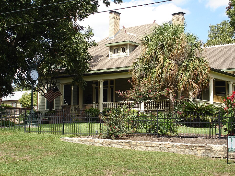Photograph of Leake, Will and Mary, House