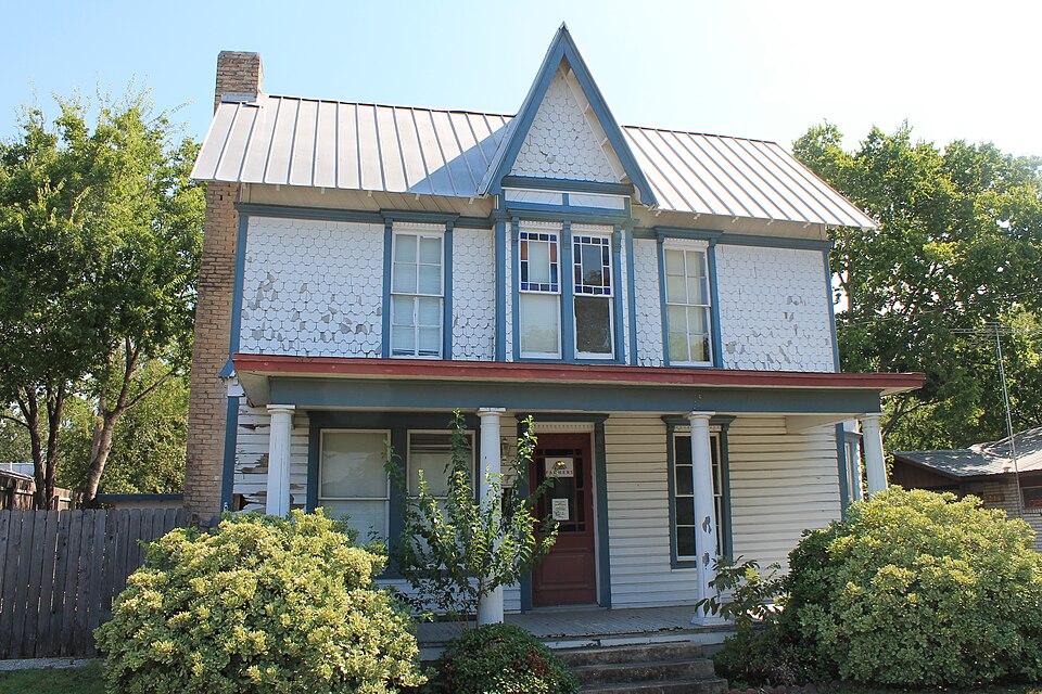 Photograph of House at 214 W. University
