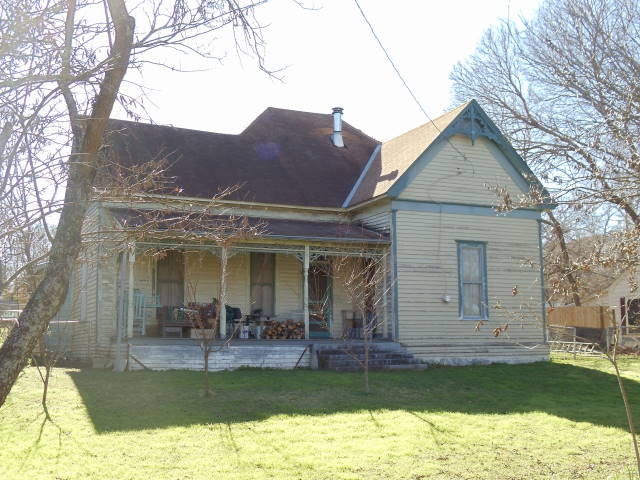 Photograph of House at 803 Cantrell