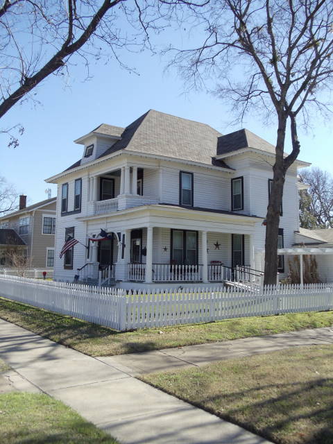 Photograph of House at 509 West Brown