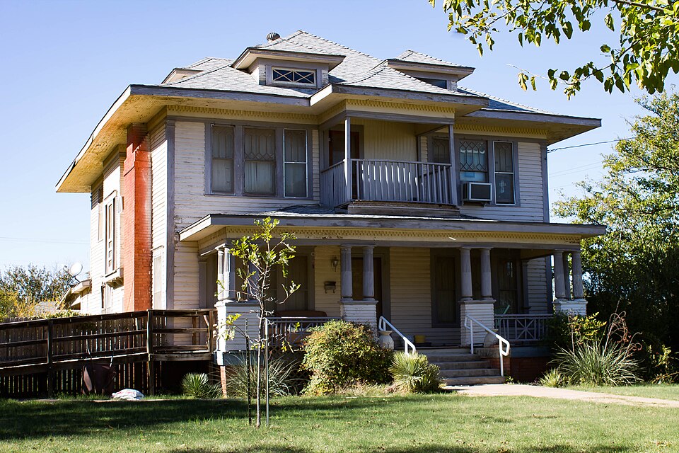 Photograph of House at 502 South Orient