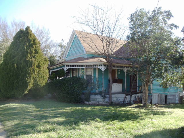 Photograph of House at 106 Kaufman