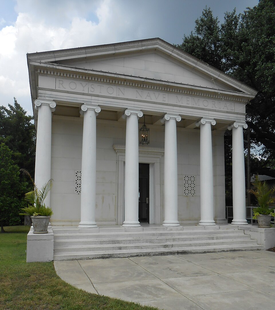 Photograph of Nave Museum