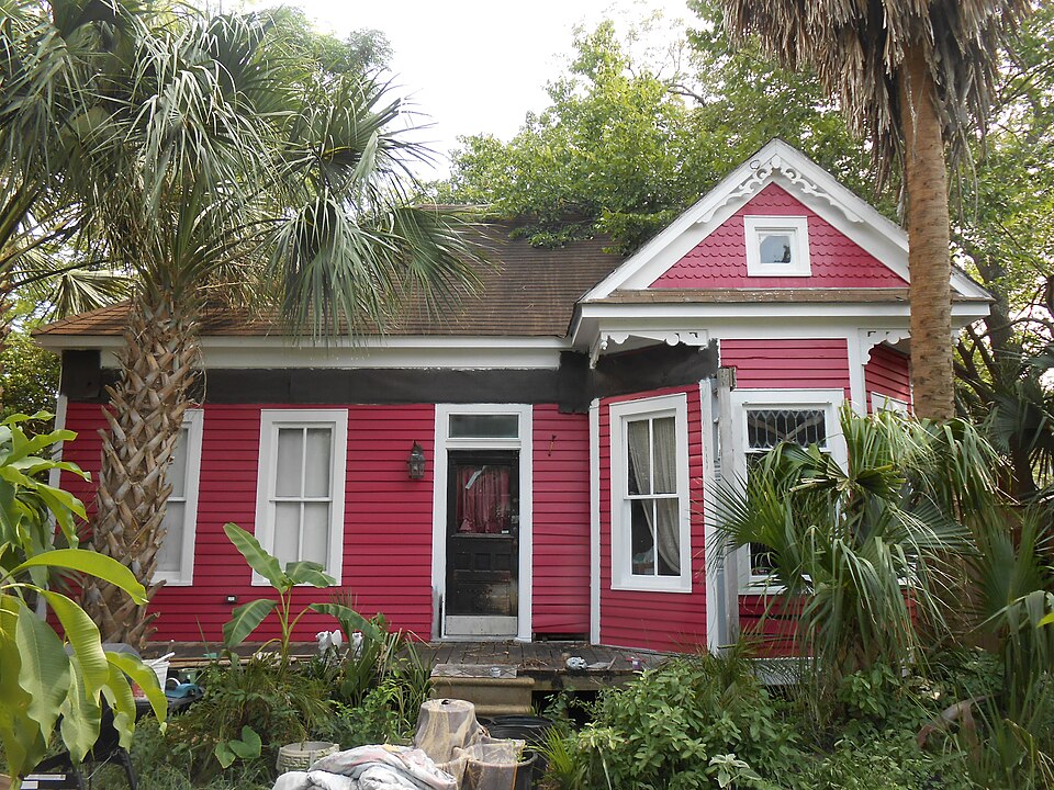 Photograph of House at 407 East Convent