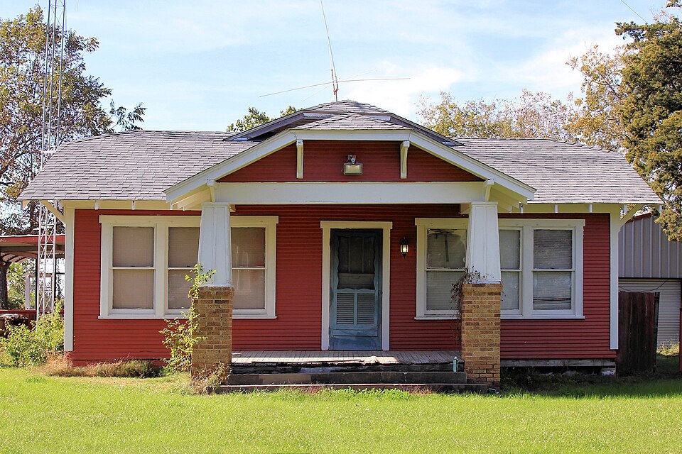 Photograph of House at 600 N. Washington
