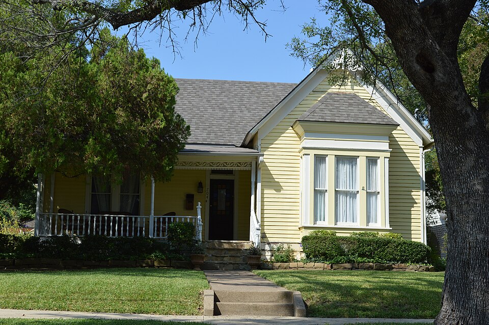 Photograph of House at 704 Parker