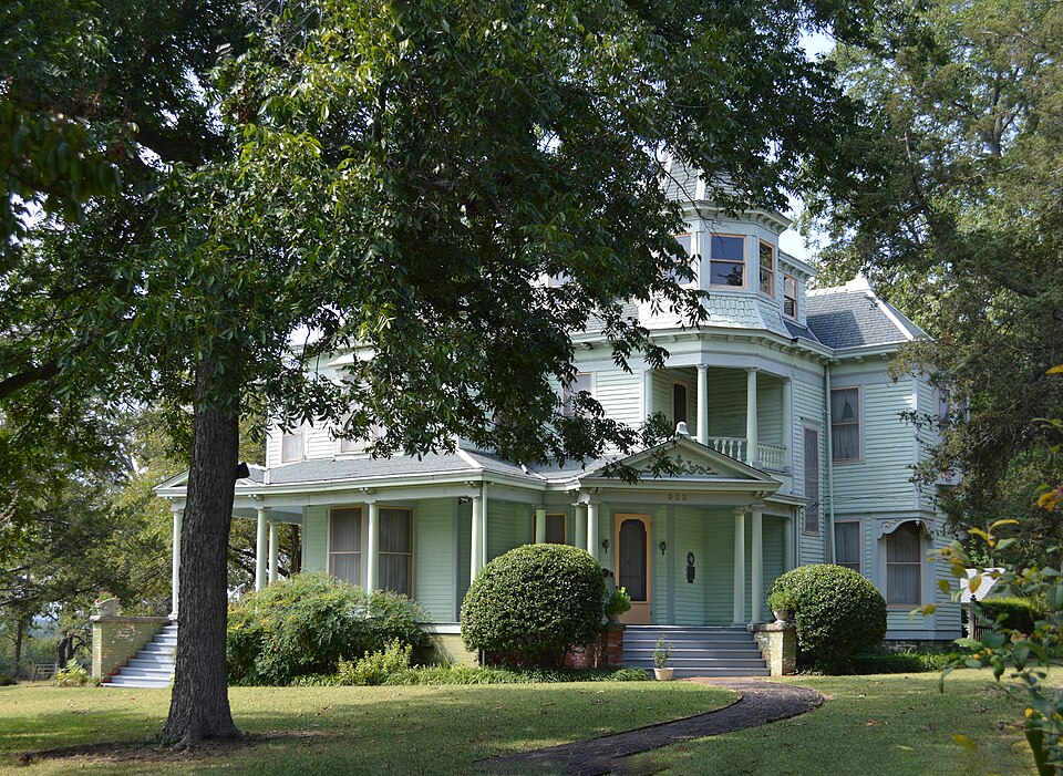 Photograph of Kirkpatrick, E. W., House and Barn
