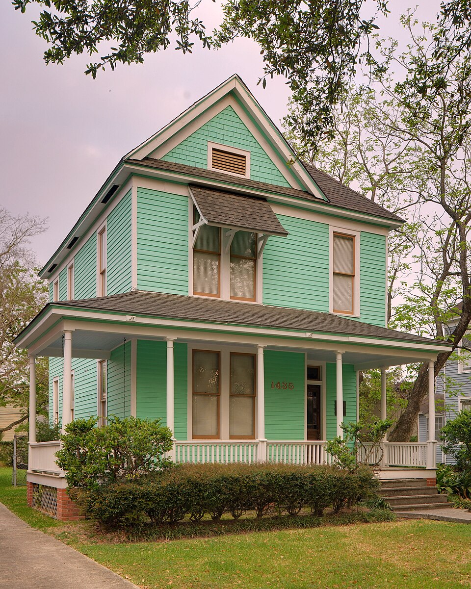 Photograph of House at 1435 Heights Boulevard