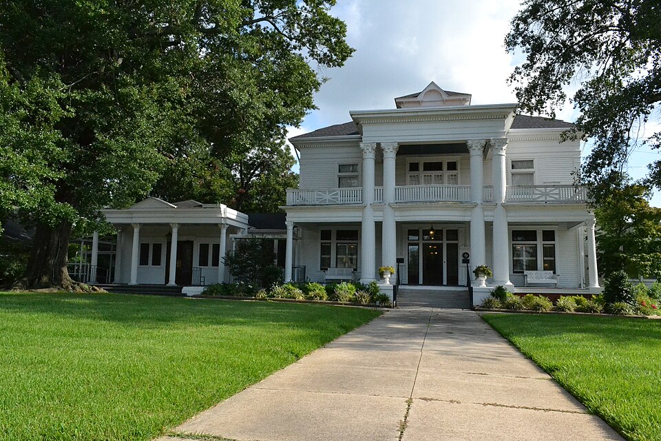 Photograph of Johnson-McCuistion House