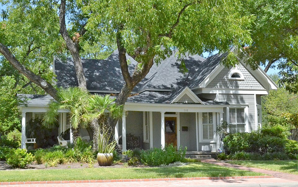 Photograph of House at 715 Austin
