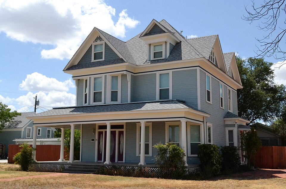 Photograph of House at 521 West Highland Boulevard