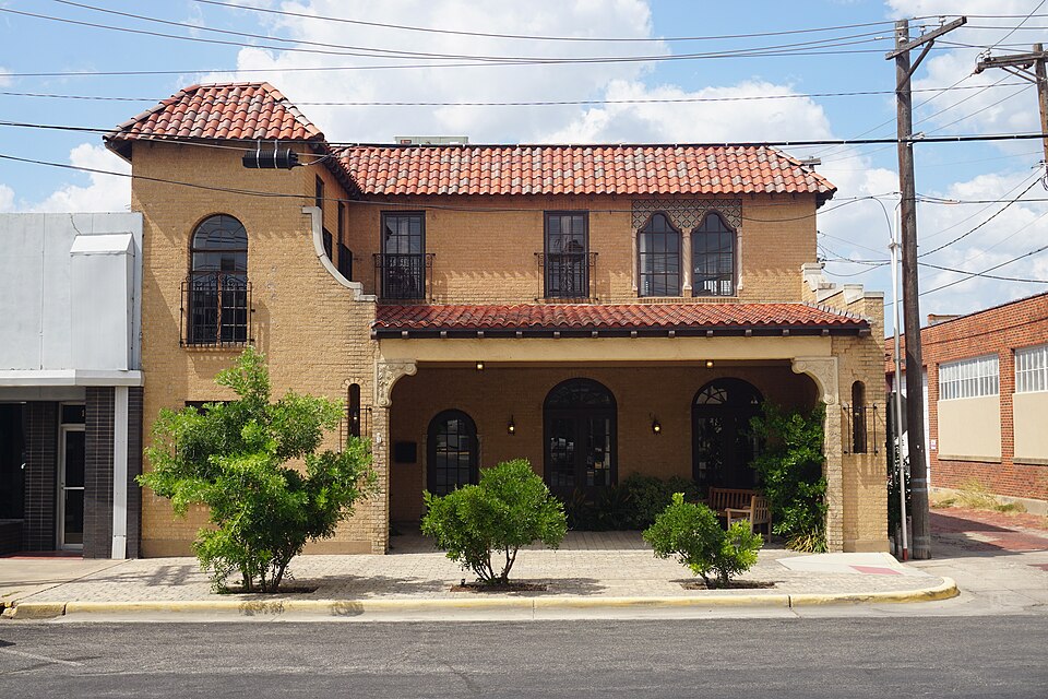 Photograph of Aztec Cleaners and Laundry Building