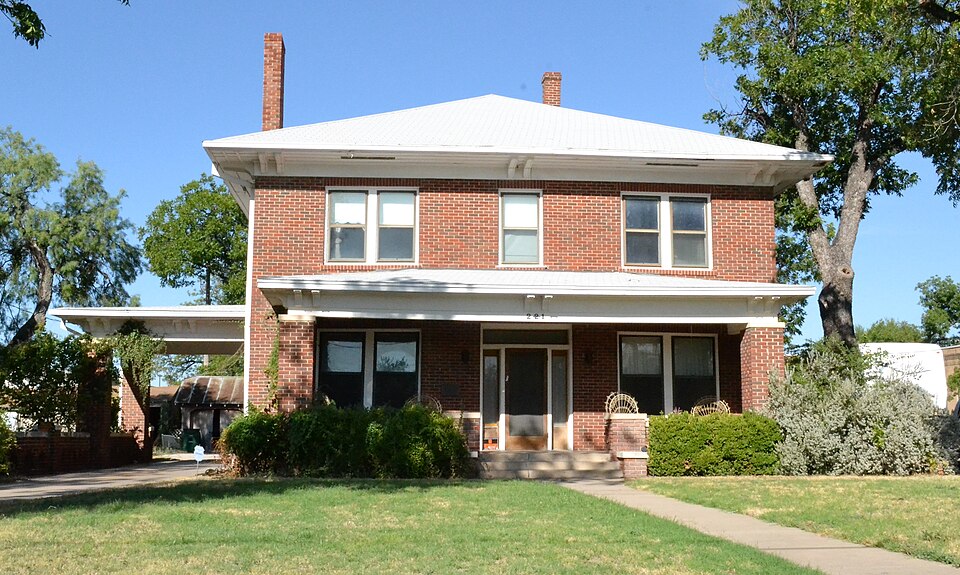 Photograph of House at 221 North Magdalen